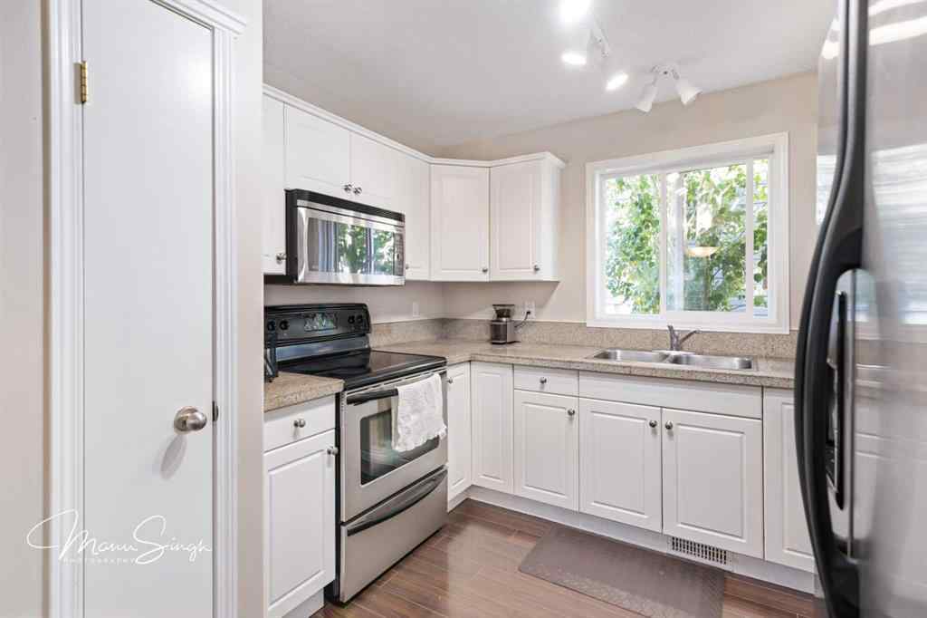 MLS® A2263163 - 5851 58 Avenue  in Riverside Meadows Red Deer, Residential