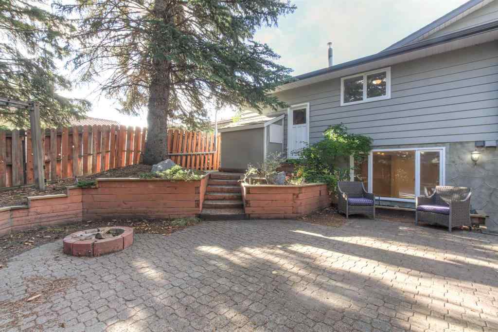 MLS® A2263171 - 511 Cedarille Crescent SW in Cedarbrae Calgary, Residential