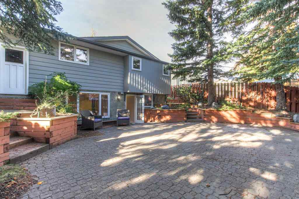 MLS® A2263171 - 511 Cedarille Crescent SW in Cedarbrae Calgary, Residential