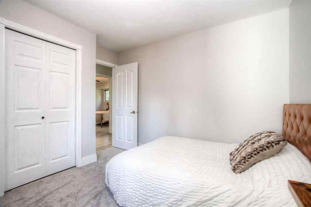 MLS® A2263171 - 511 Cedarille Crescent SW in Cedarbrae Calgary, Residential