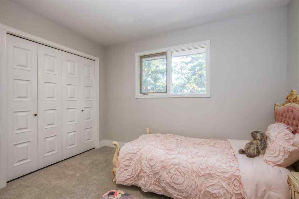 MLS® A2263171 - 511 Cedarille Crescent SW in Cedarbrae Calgary, Residential