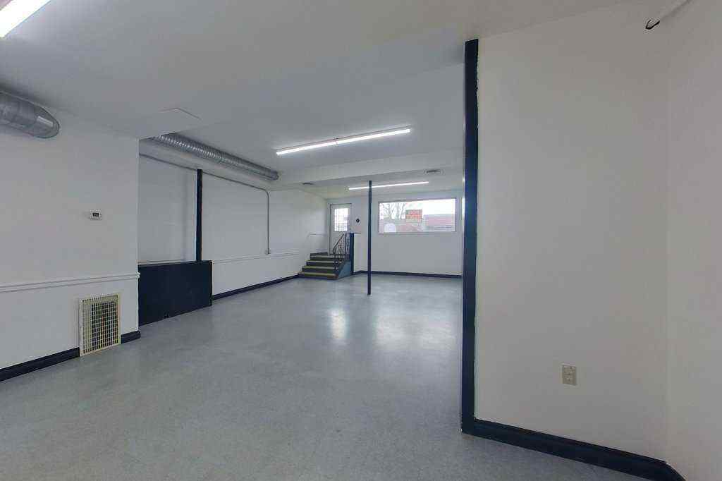 MLS® A2263173 - 215 Broadway Avenue E in NONE Redcliff, Commercial