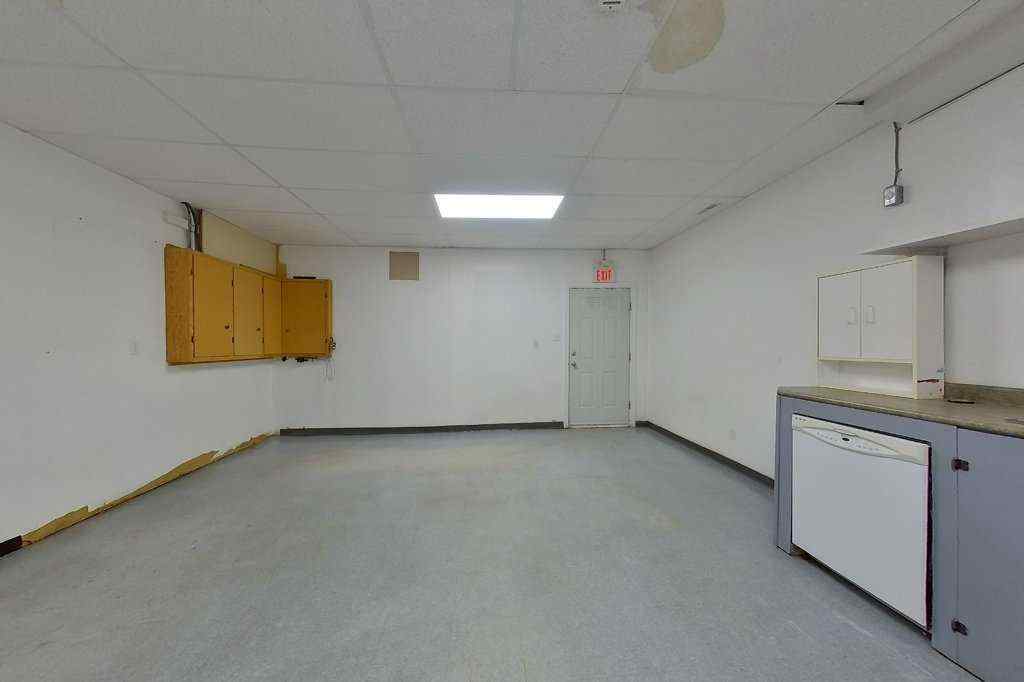 MLS® A2263173 - 215 Broadway Avenue E in NONE Redcliff, Commercial