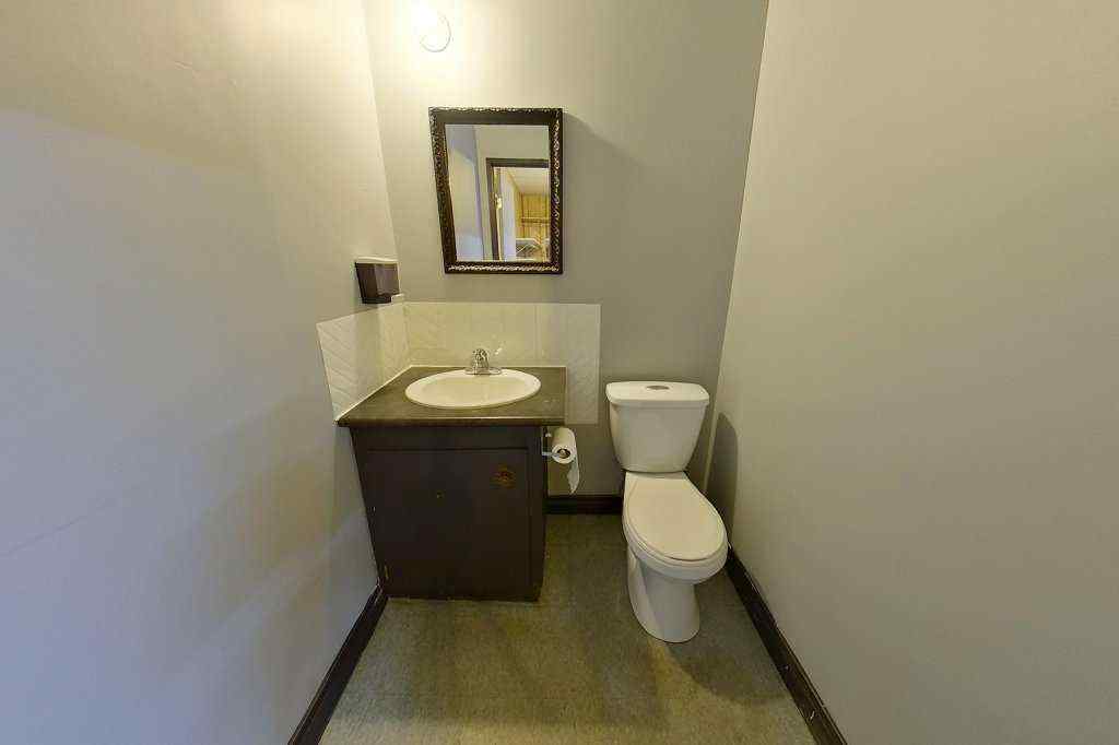 MLS® A2263173 - 215 Broadway Avenue E in NONE Redcliff, Commercial