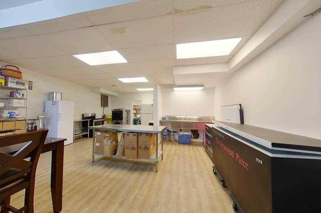 MLS® A2263173 - 215 Broadway Avenue E in NONE Redcliff, Commercial