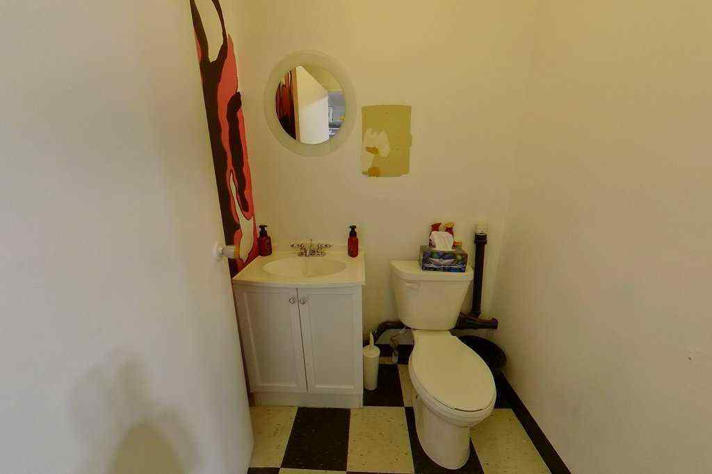 MLS® A2263173 - 215 Broadway Avenue E in NONE Redcliff, Commercial