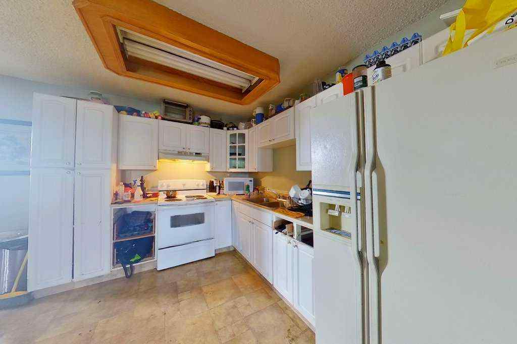 MLS® A2263173 - 215 Broadway Avenue E in NONE Redcliff, Commercial