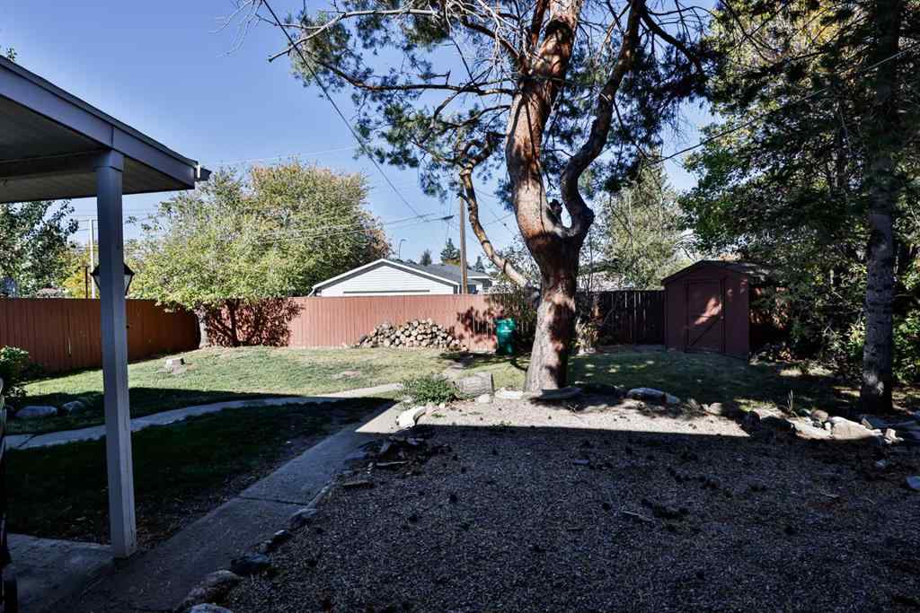 MLS® A2263177 - 2727 7a Avenue N in Majestic Place Lethbridge, Residential