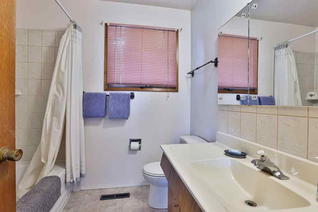 MLS® A2263177 - 2727 7a Avenue N in Majestic Place Lethbridge, Residential