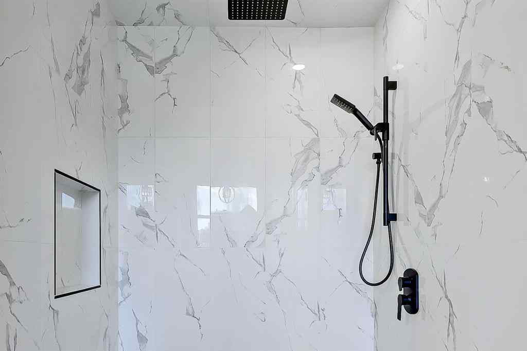 MLS® A2263181 - 3806 1 Street NW in Highland Park Calgary, Residential