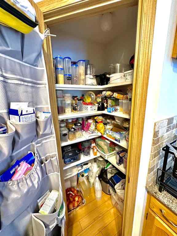 MLS® A2263183 - 92 Somerset Drive SW in Somerset Calgary, Rental