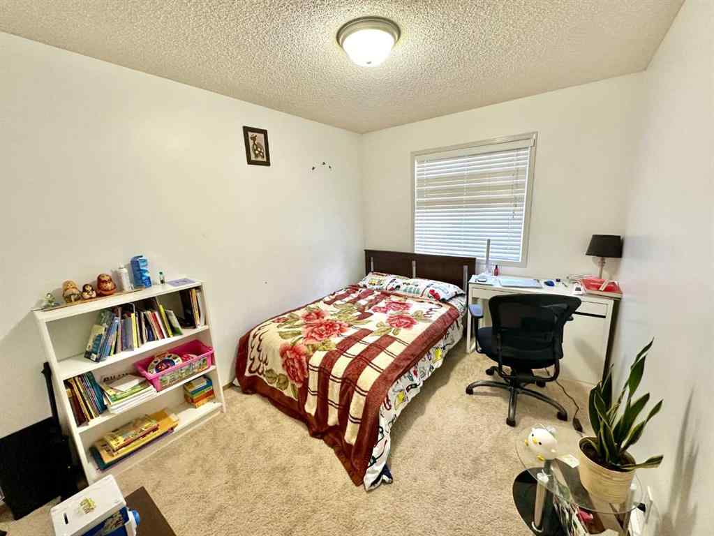 MLS® A2263183 - 92 Somerset Drive SW in Somerset Calgary, Rental