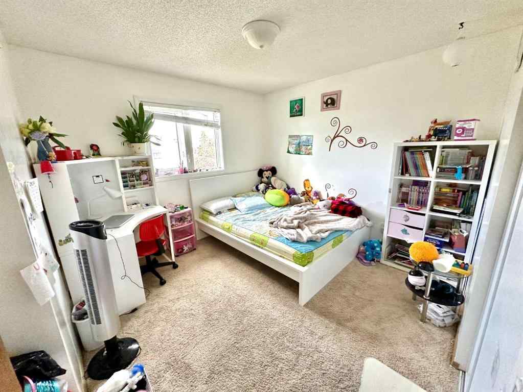 MLS® A2263183 - 92 Somerset Drive SW in Somerset Calgary, Rental