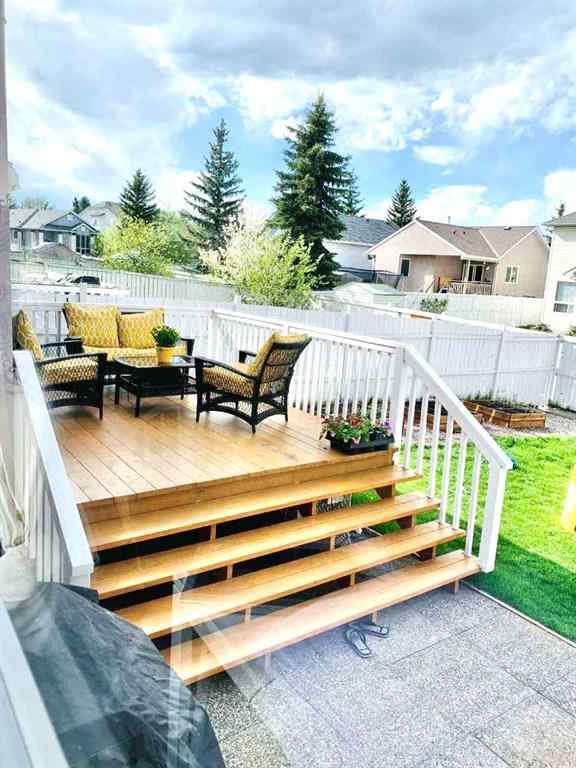 MLS® A2263183 - 92 Somerset Drive SW in Somerset Calgary, Rental