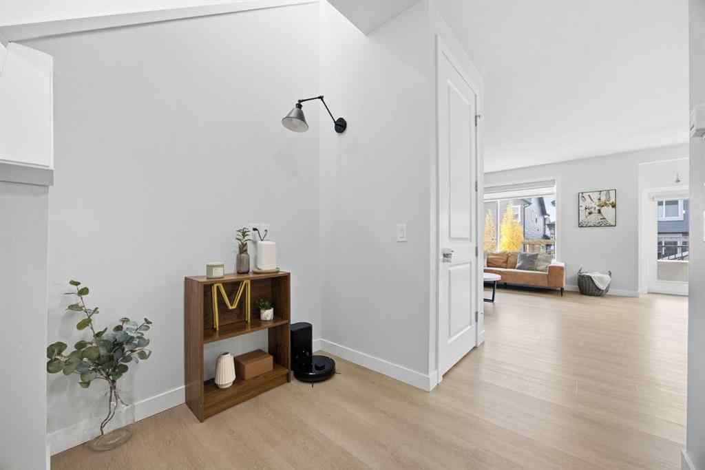 MLS® A2263186 - 520 Kingsmere Way SE in Kings Heights Airdrie, Residential