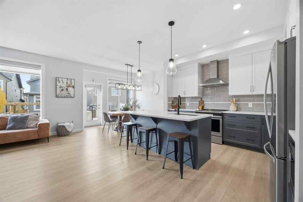 MLS® A2263186 - 520 Kingsmere Way SE in Kings Heights Airdrie, Residential