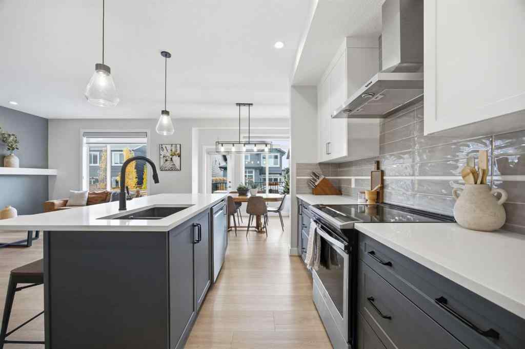 MLS® A2263186 - 520 Kingsmere Way SE in Kings Heights Airdrie, Residential