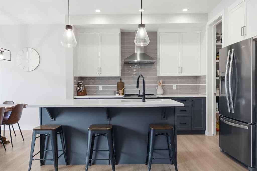 MLS® A2263186 - 520 Kingsmere Way SE in Kings Heights Airdrie, Residential