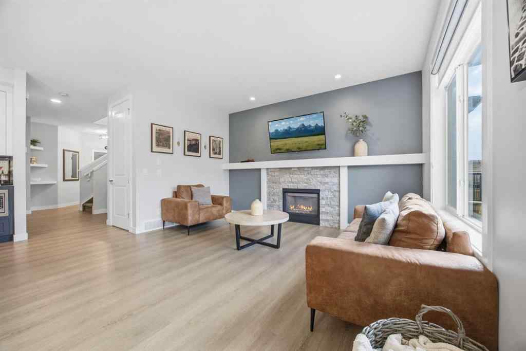 MLS® A2263186 - 520 Kingsmere Way SE in Kings Heights Airdrie, Residential