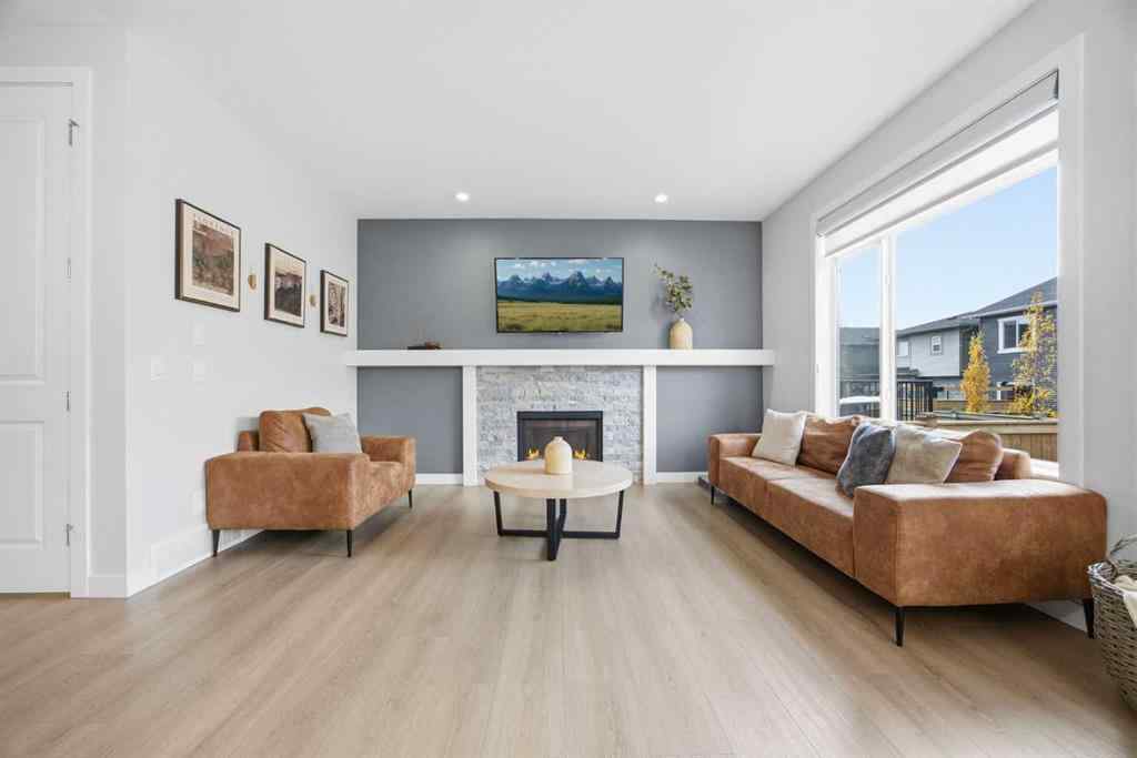 MLS® A2263186 - 520 Kingsmere Way SE in Kings Heights Airdrie, Residential