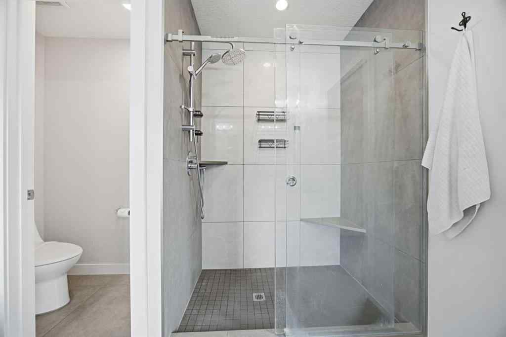 MLS® A2263186 - 520 Kingsmere Way SE in Kings Heights Airdrie, Residential