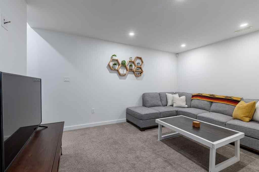 MLS® A2263189 - 805 Greywolf Run N in Blackwolf 2 Lethbridge, Residential