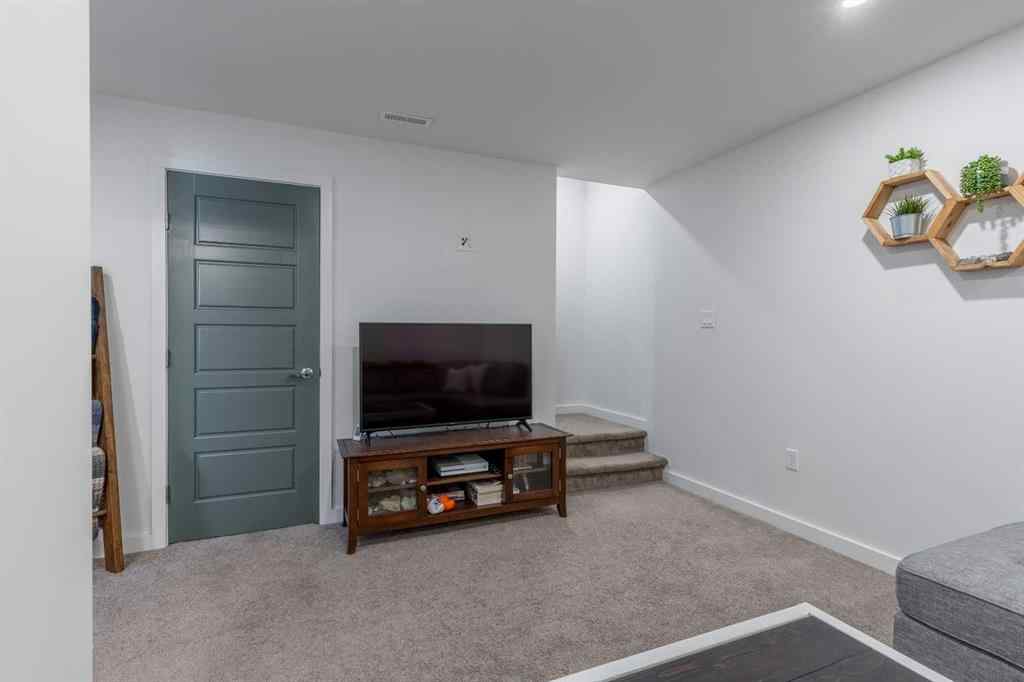 MLS® A2263189 - 805 Greywolf Run N in Blackwolf 2 Lethbridge, Residential