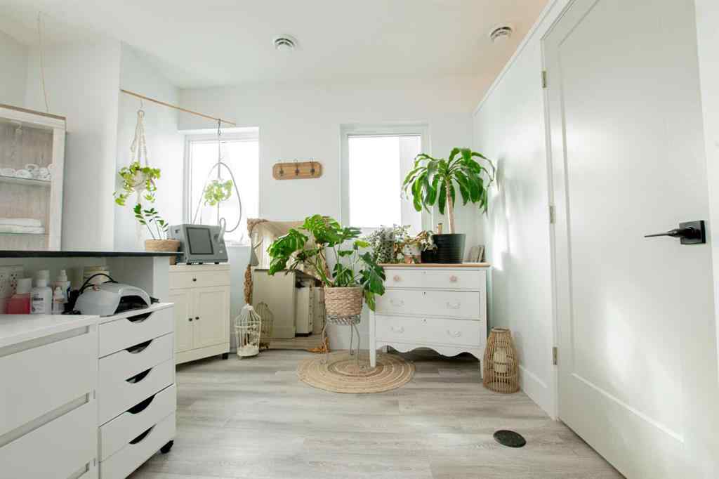 MLS® A2263192 - Unit #201/203 11706 104 Avenue  in Westgate Grande Prairie, Commercial