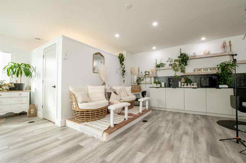 MLS® A2263192 - Unit #201/203 11706 104 Avenue  in Westgate Grande Prairie, Commercial