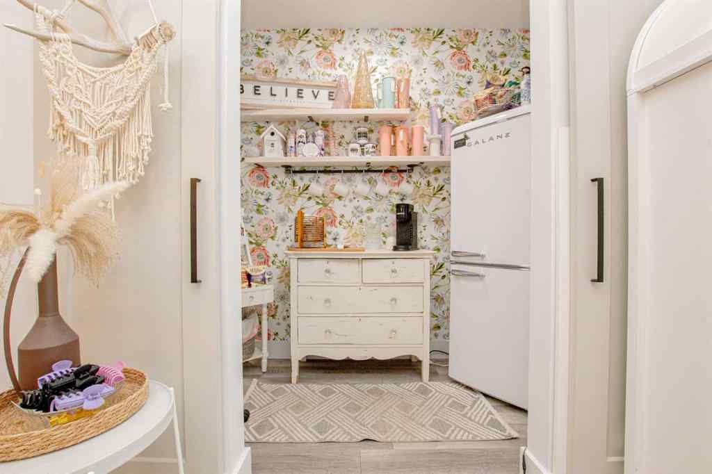 MLS® A2263192 - Unit #201/203 11706 104 Avenue  in Westgate Grande Prairie, Commercial