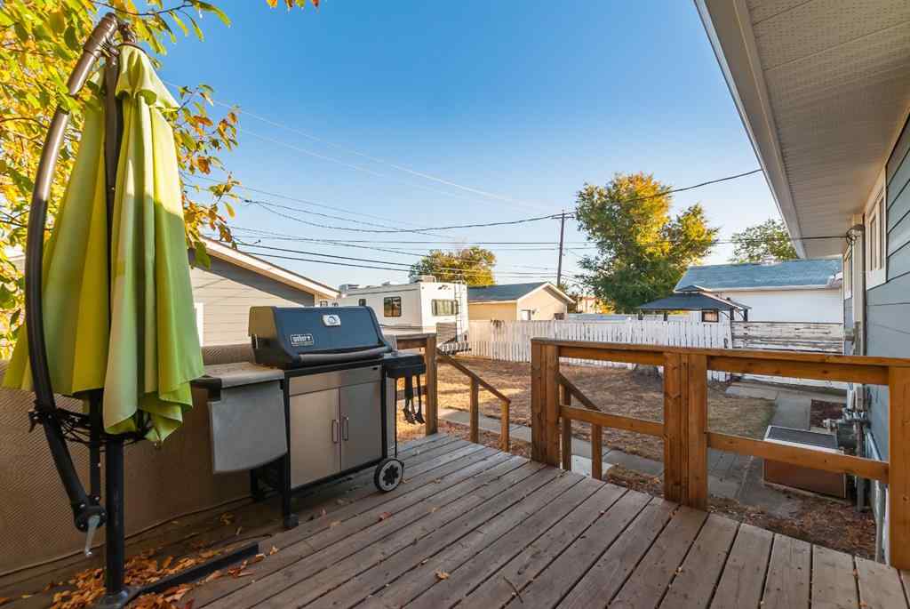 MLS® A2263193 - 146 14 Street NW in Northwest Crescent Heights Medicine Hat, Residential