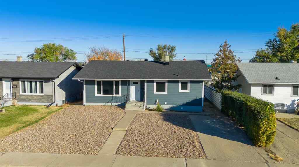 MLS® A2263193 - 146 14 Street NW in Northwest Crescent Heights Medicine Hat, Residential