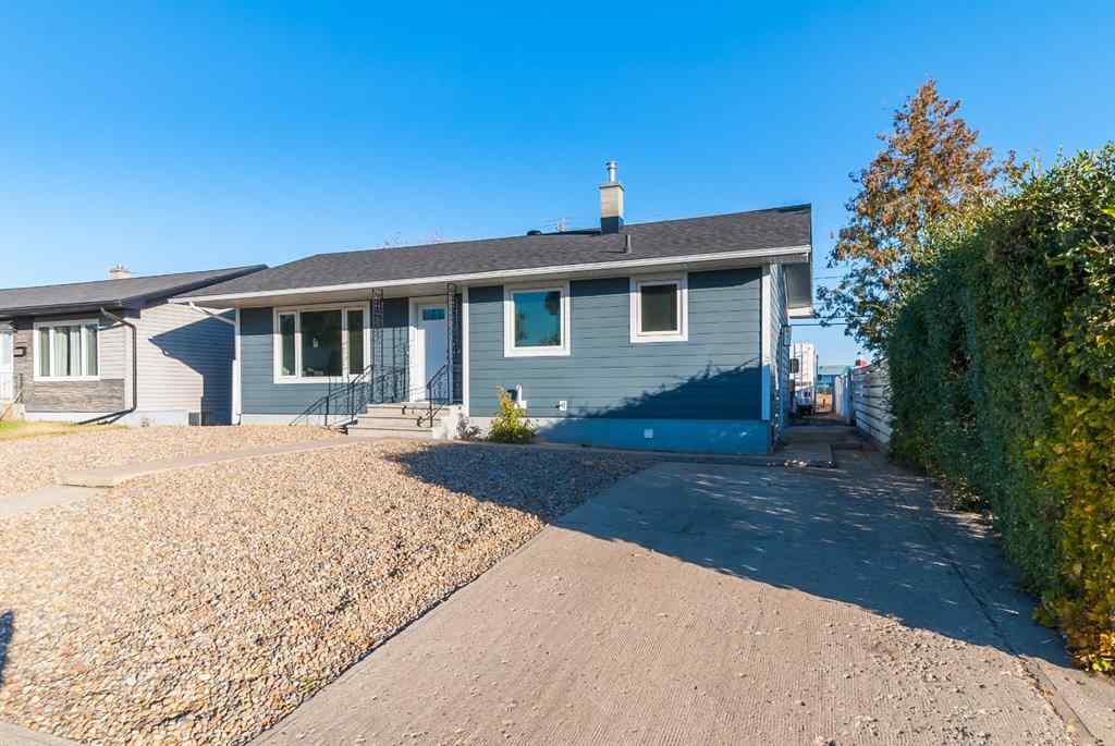 MLS® A2263193 - 146 14 Street NW in Northwest Crescent Heights Medicine Hat, Residential