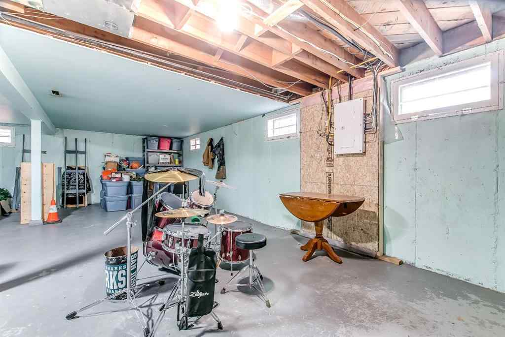 MLS® A2263193 - 146 14 Street NW in Northwest Crescent Heights Medicine Hat, Residential