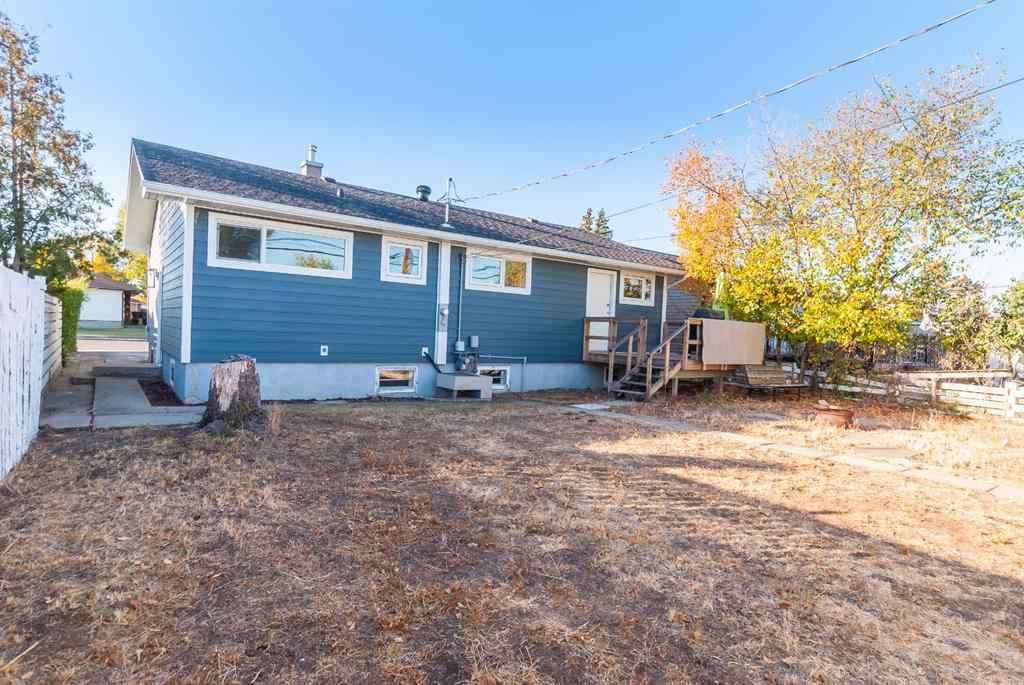 MLS® A2263193 - 146 14 Street NW in Northwest Crescent Heights Medicine Hat, Residential