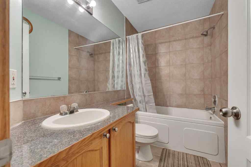 MLS® A2263206 - 185 West Lakeview Drive  in Lakeview Landing Chestermere, Residential