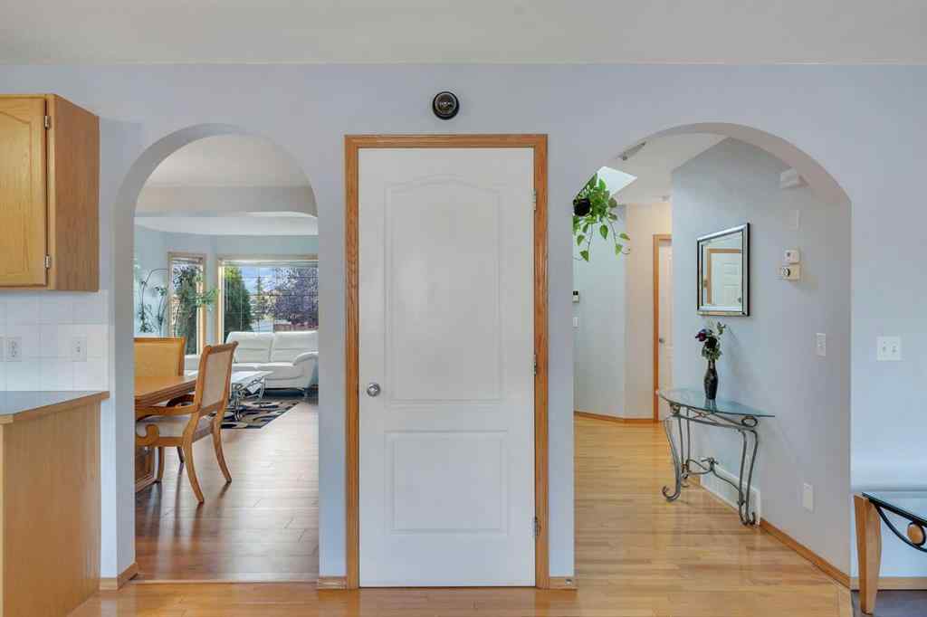 MLS® A2263206 - 185 West Lakeview Drive  in Lakeview Landing Chestermere, Residential