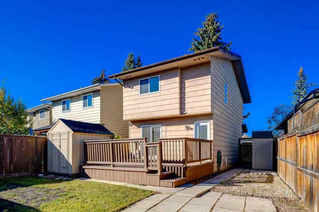 MLS® A2263214 - 17 Sunvale Crescent SE in Sundance Calgary, Residential