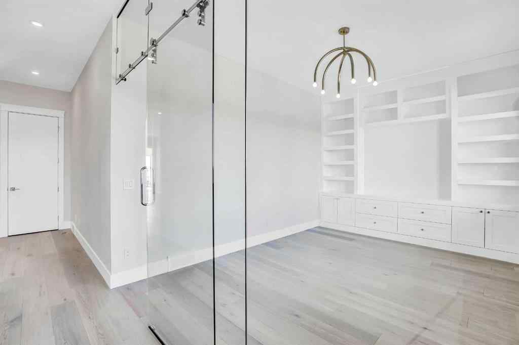 MLS® A2263220 - 435 Patterson Boulevard SW in Patterson Calgary, Residential