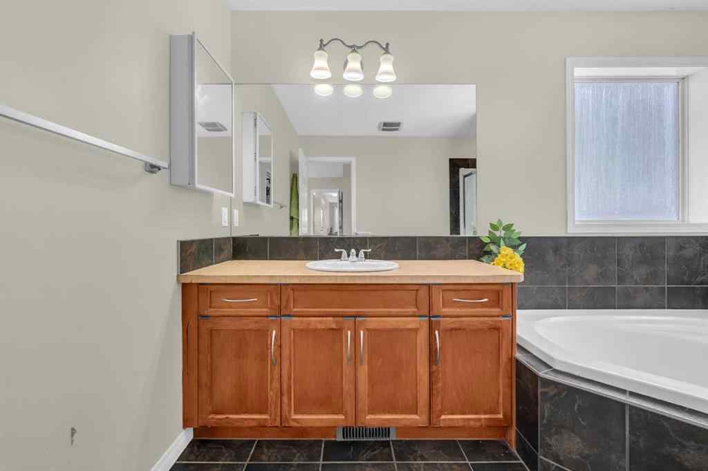 MLS® A2263223 - 90 Panamount Plaza  in Panorama Hills Calgary, Residential