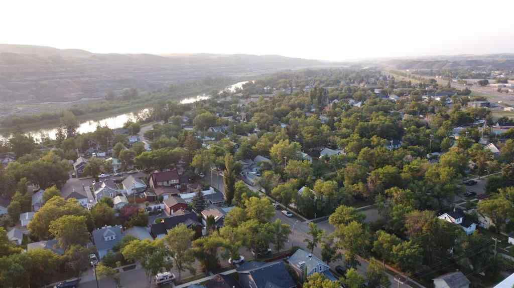 MLS® A2263230 - 333 2 Street E in Downtown Drumheller Drumheller, Commercial