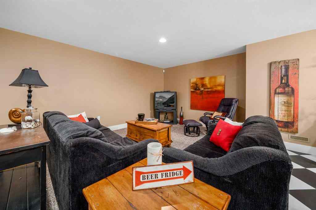 MLS® A2263240 - 210 6 Avenue  in Elkwater Rural Cypress County, Residential