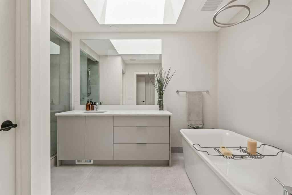 MLS® A2263241 - 514 19 Street NW in West Hillhurst Calgary, Residential