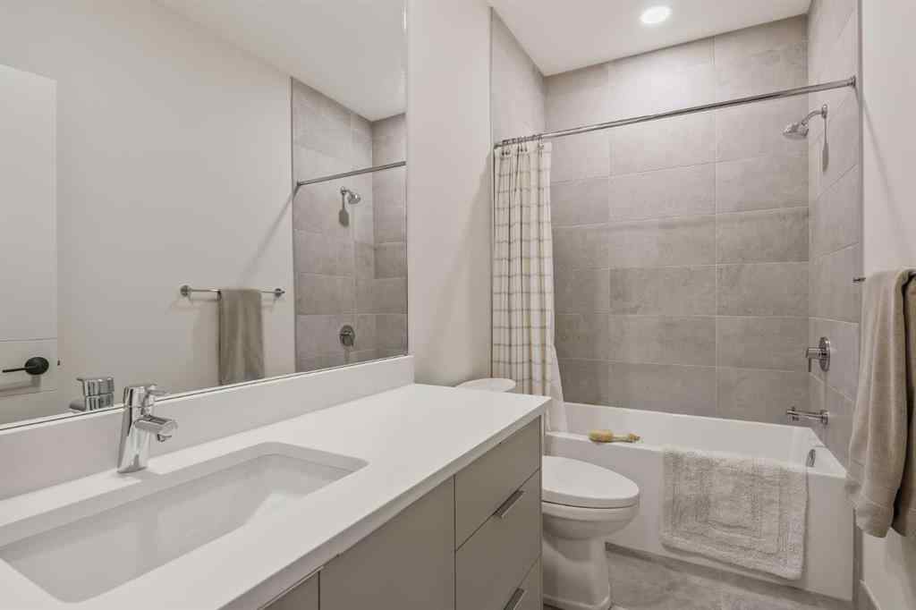 MLS® A2263241 - 514 19 Street NW in West Hillhurst Calgary, Residential