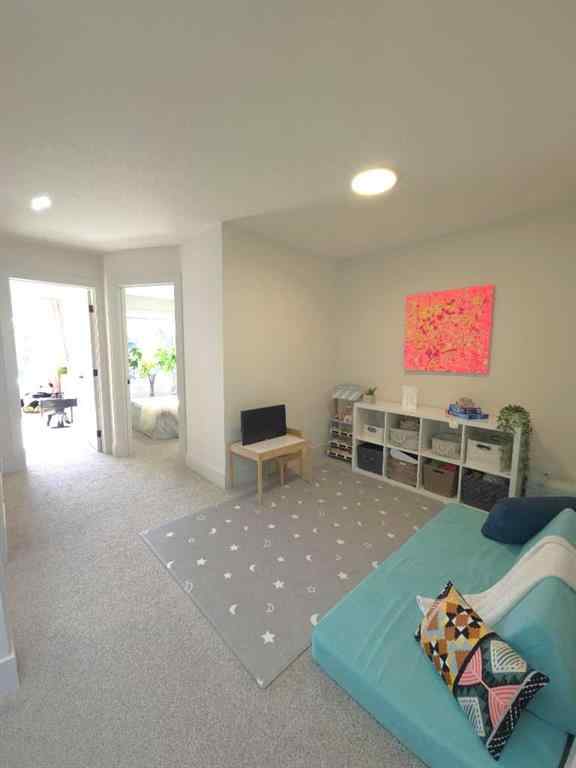 MLS® A2263241 - 514 19 Street NW in West Hillhurst Calgary, Residential