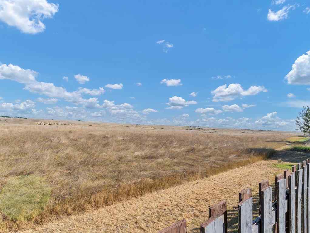 MLS® A2263249 - 84 East Glen Drive SE in Ross Glen Medicine Hat, Residential