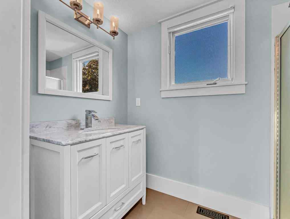 MLS® A2263249 - 84 East Glen Drive SE in Ross Glen Medicine Hat, Residential