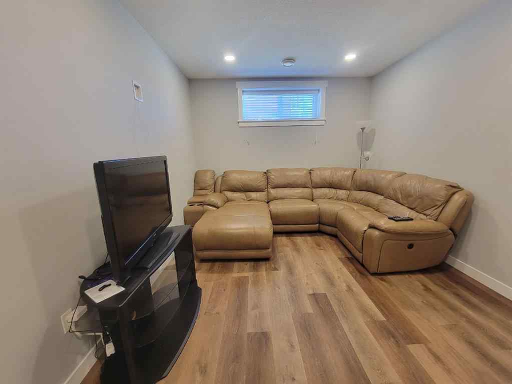 MLS® A2263251 - 177 Beaverglen Close  in Beacon Hill Fort McMurray, Residential