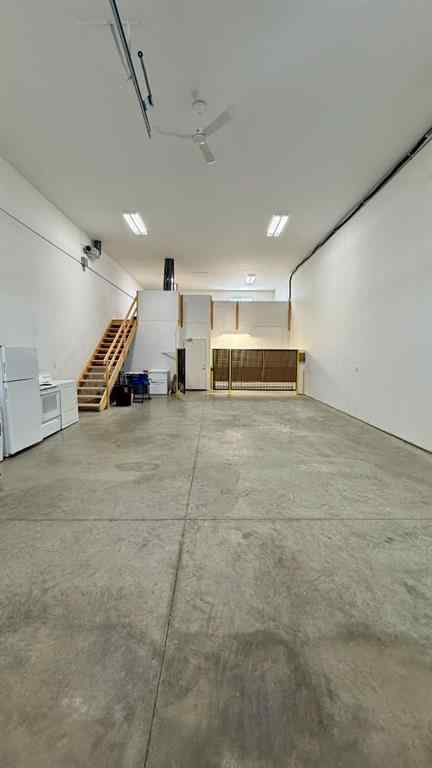 MLS® A2263254 - 3207 Giffen Road N in Sherring Industrial Park Lethbridge, Commercial