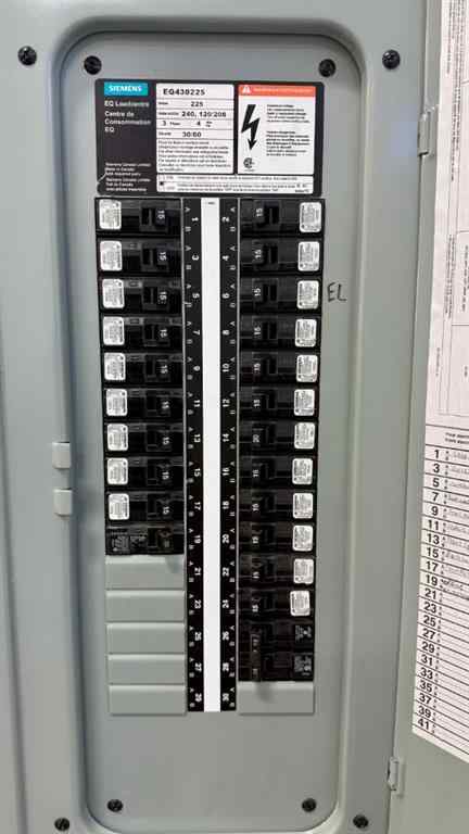 MLS® A2263254 - 3207 Giffen Road N in Sherring Industrial Park Lethbridge, Commercial